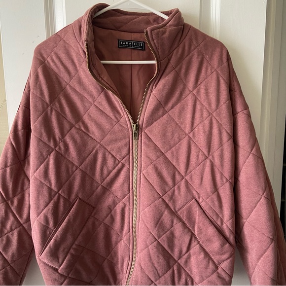 Oversized Quilted Jacket - Picture 7 of 7